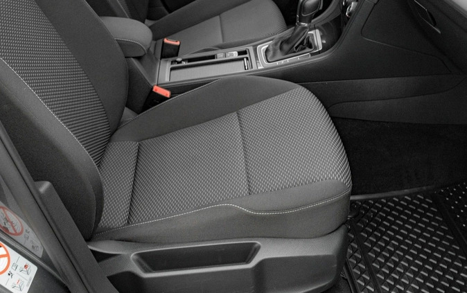 Volkswagen Golf cena 69900 przebieg: 60098, rok produkcji 2019 z Annopol małe 667